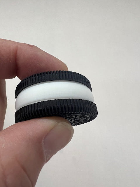 3D printed small cookie sized STOREO storage container